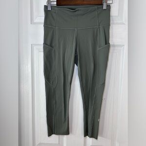 Lululemon Fast and Free Crop II Nulu‎ Leggings in green Size 6